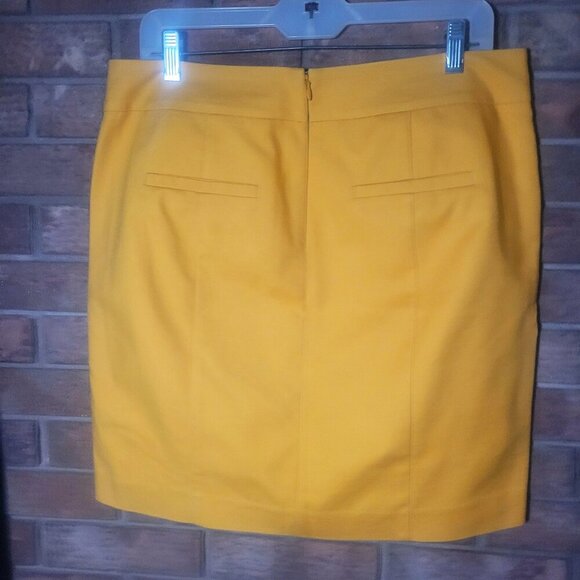 Ann Taylor Goldenrod Mini Pencil Skirt w/Pockets - Size 10 - Picture 3 of 10